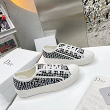Load image into Gallery viewer, Walk&#39;N&#39;Dior Sneaker
