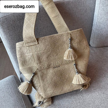 Load image into Gallery viewer, D-Bubble Bucket Bag
