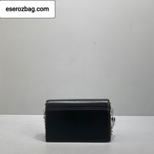 Load image into Gallery viewer, Small 4G Bag in Box Leather with Chain
