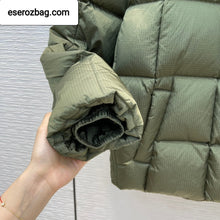 Load image into Gallery viewer, Long-Sleeved Pillow Puffer Jacket
